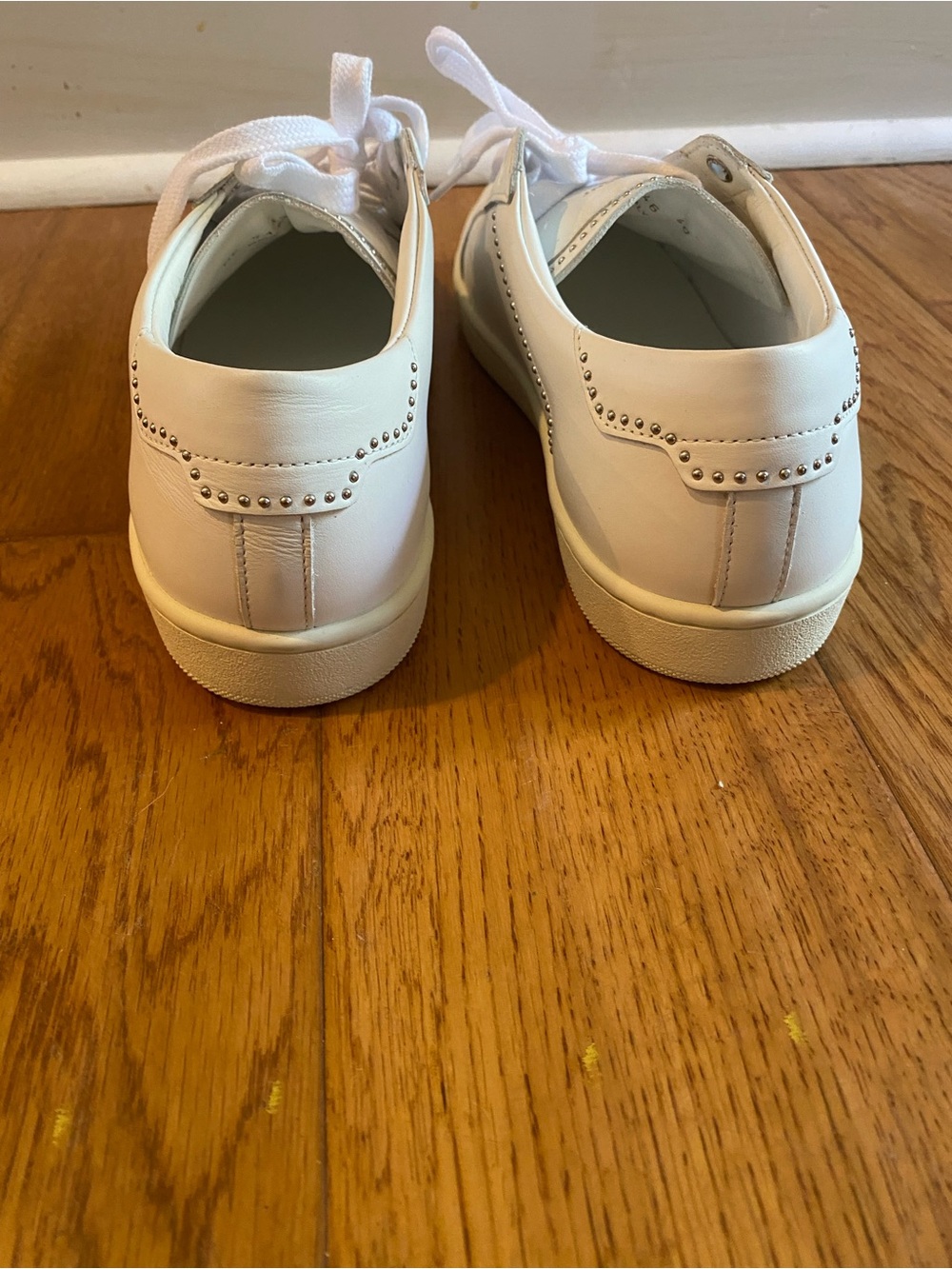Saint Laurent White Leather Low-Top Sneakers with Stud Logo - Picture 15 of 15